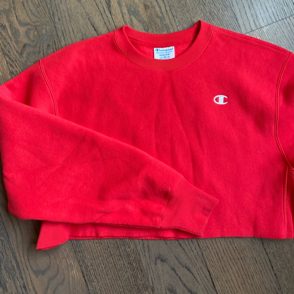 Red cropped Champion sweatshirt
